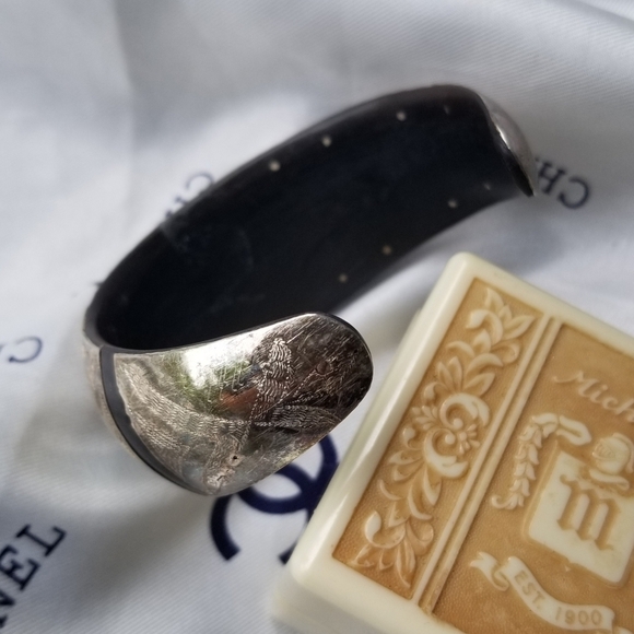 Tuareg VTG Silver and Ebony Bangle Bracelet - Picture 7 of 7